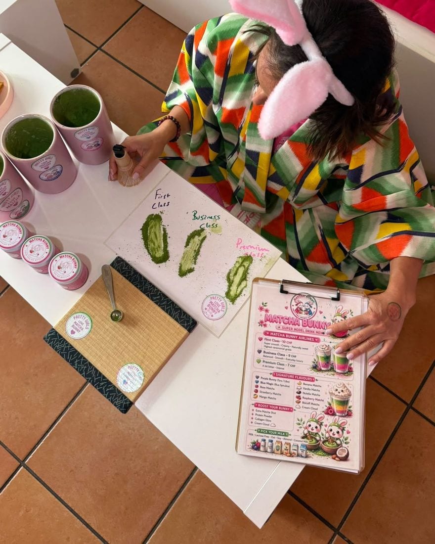 Selin Uncuoglu at the Basel matcha bar with the three grades of matcha and the drink menu